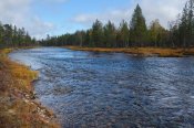 Řeka Kulasjoki. První vážnější překážka na cestě.