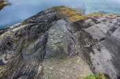 Saltstraumen marine verneområde, chráněné pobřežní území s nádhernými detaily kamenů