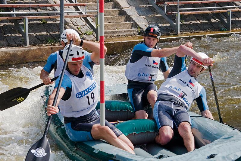 ČP a MČR - rafting R4. VZ R2. Praha Troja 30. 5. a 1. 6. 08