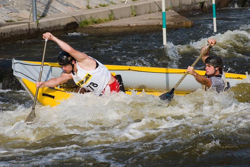 ČP a MČR - rafting R4. VZ R2. Praha Troja 30. 5. a 1. 6. 08